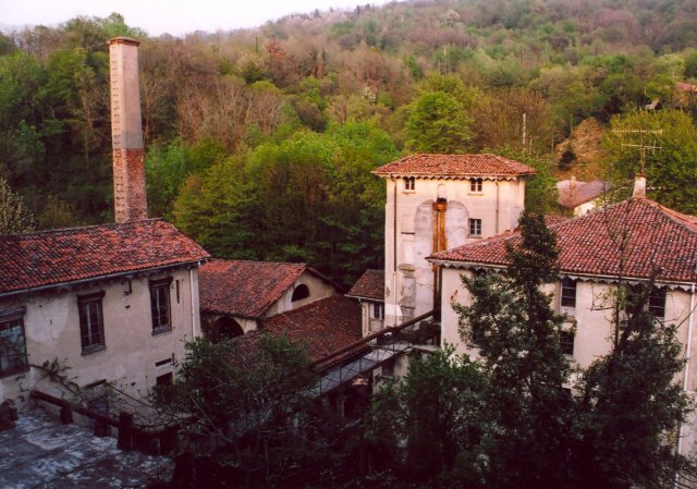 ello dal balconcino interno della filanda